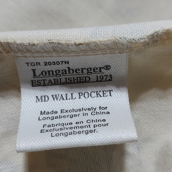 2006 Longaberger med wall pocket basket w/ plastic liner and fabric liner - Picture 8 of 15